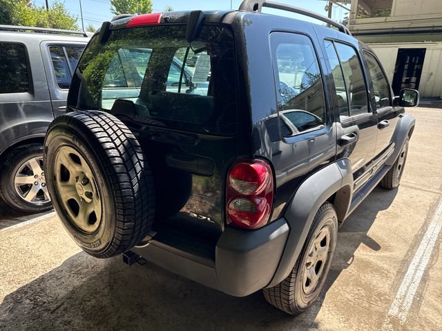 Used 2007 Jeep Liberty Sport AWD/4WD image 7