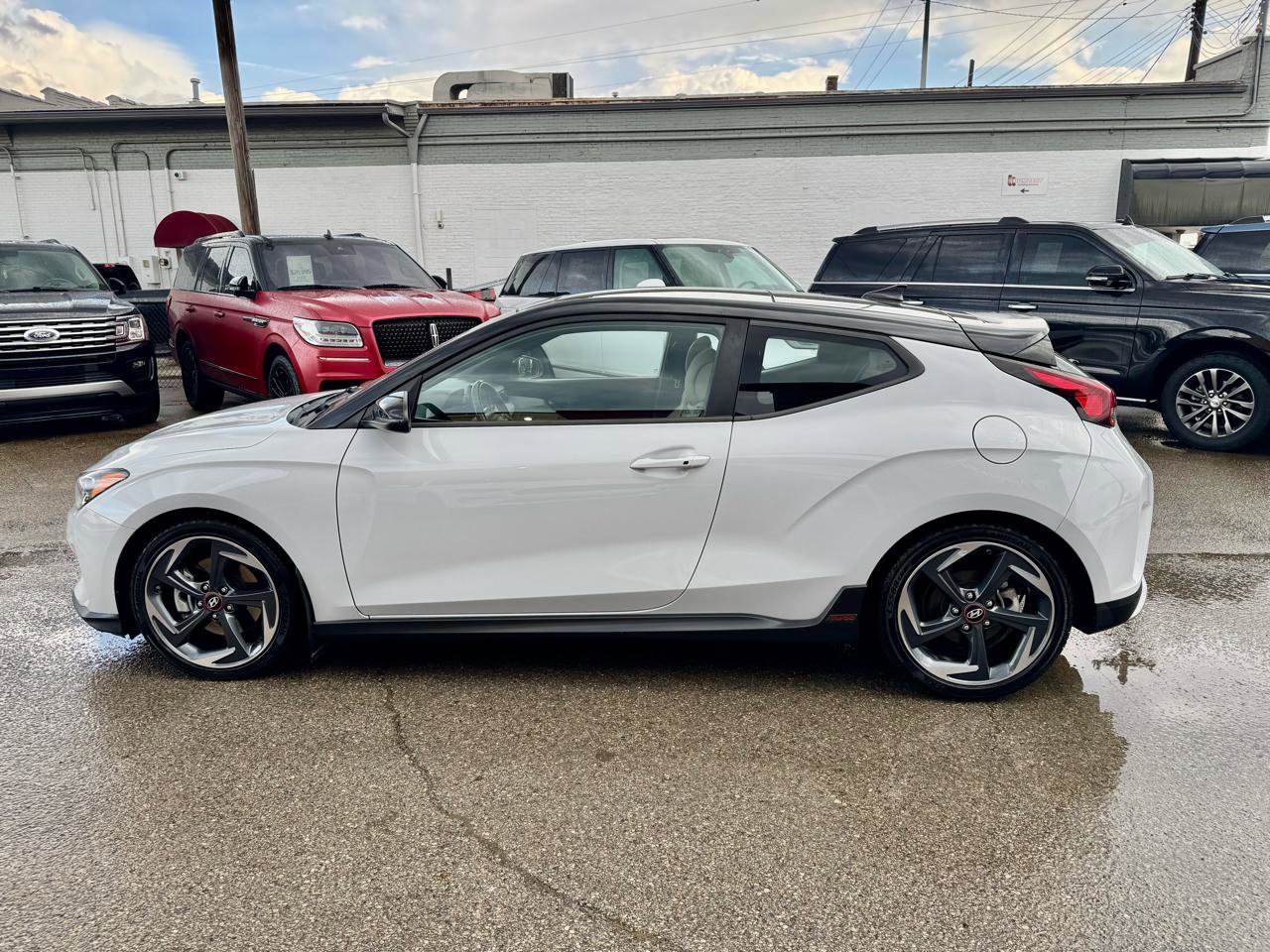 Used 2019 Hyundai Veloster Turbo Ultimate image 7