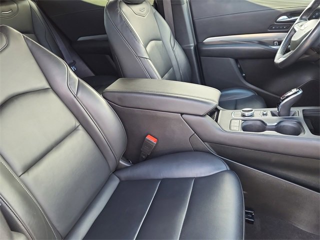 Used 2023 Cadillac XT4 Premium Luxury image 16