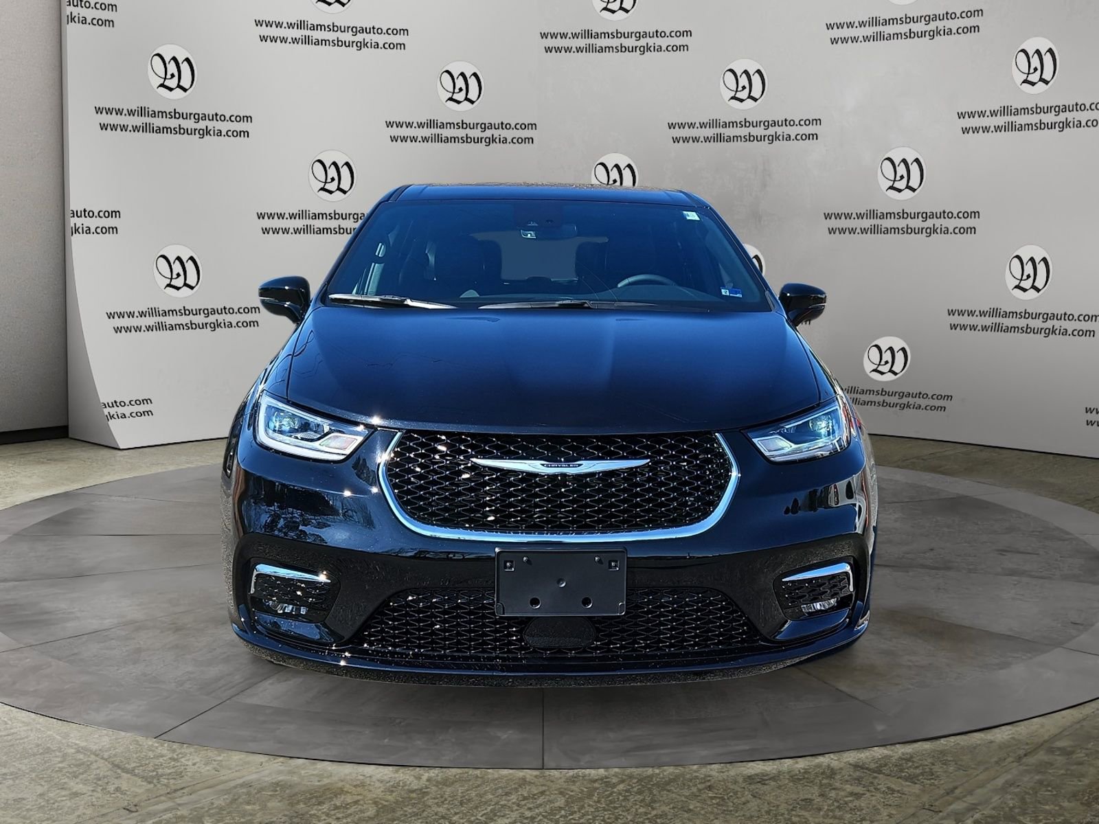 New 2026 Chrysler Pacifica Select image 8