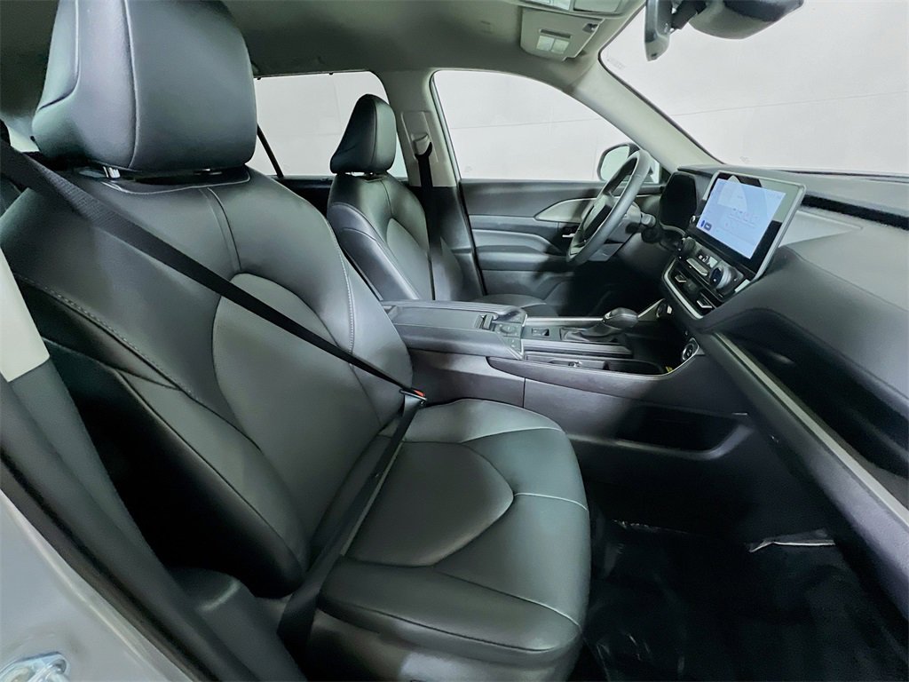 Certified 2025 Toyota Grand Highlander AWD image 26
