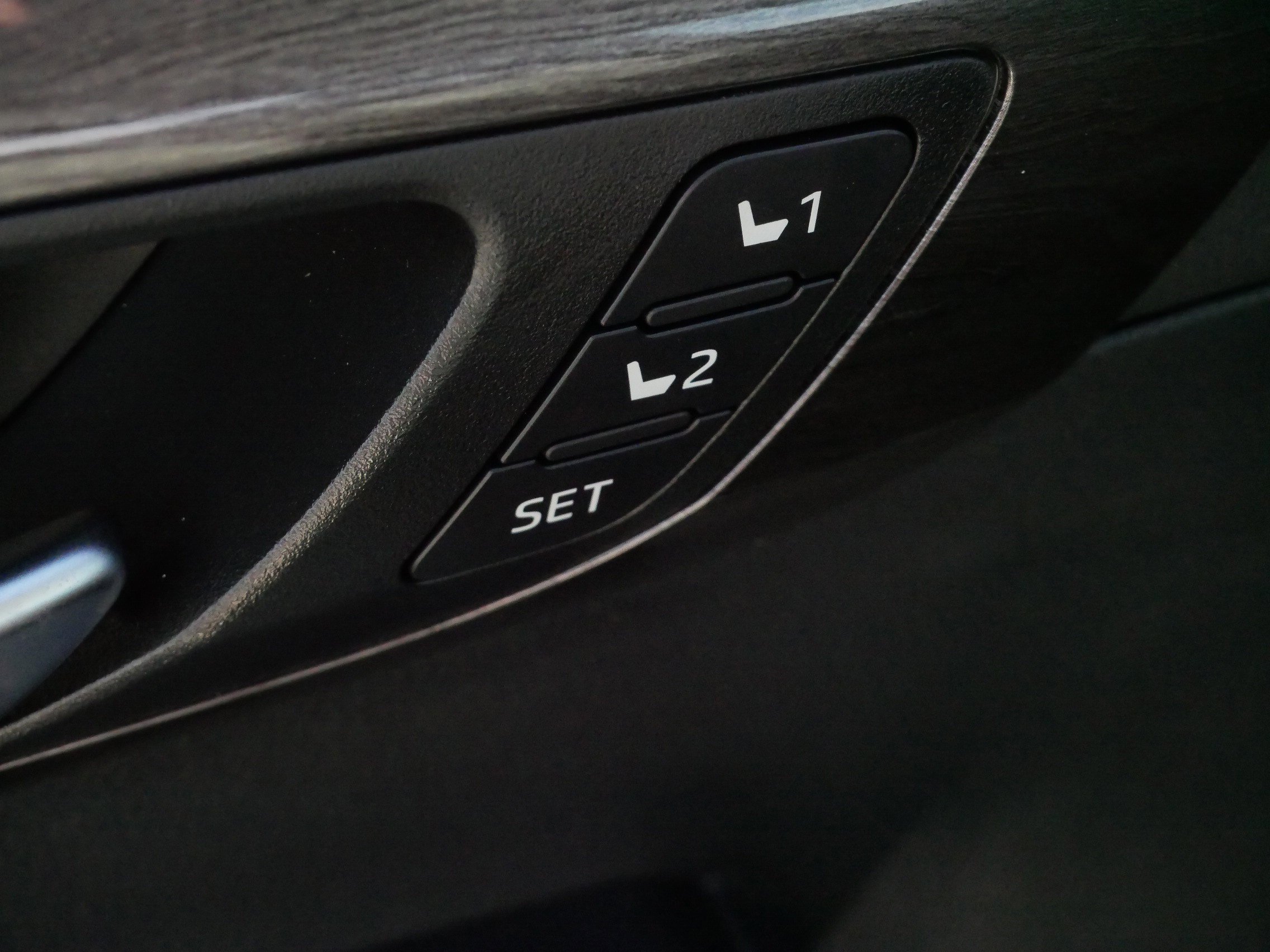 Certified 2025 Toyota Highlander Limited image 19