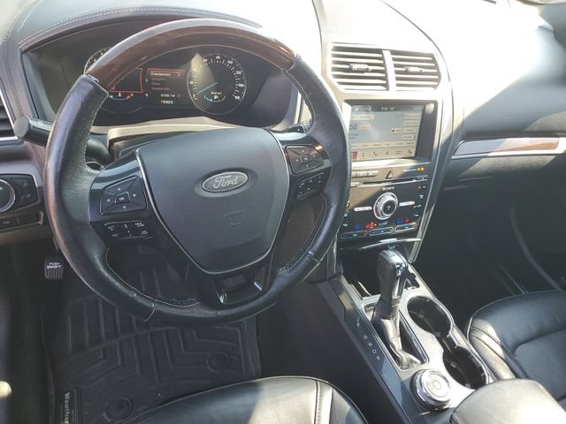 Used 2018 Ford Explorer Platinum AWD/4WD image 12