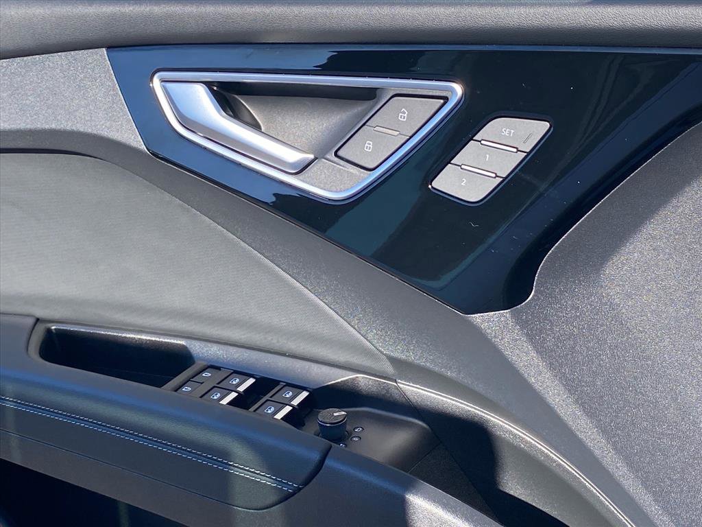 Used 2024 Audi Q4 e-tron Premium Plus w/ Premium Plus image 17