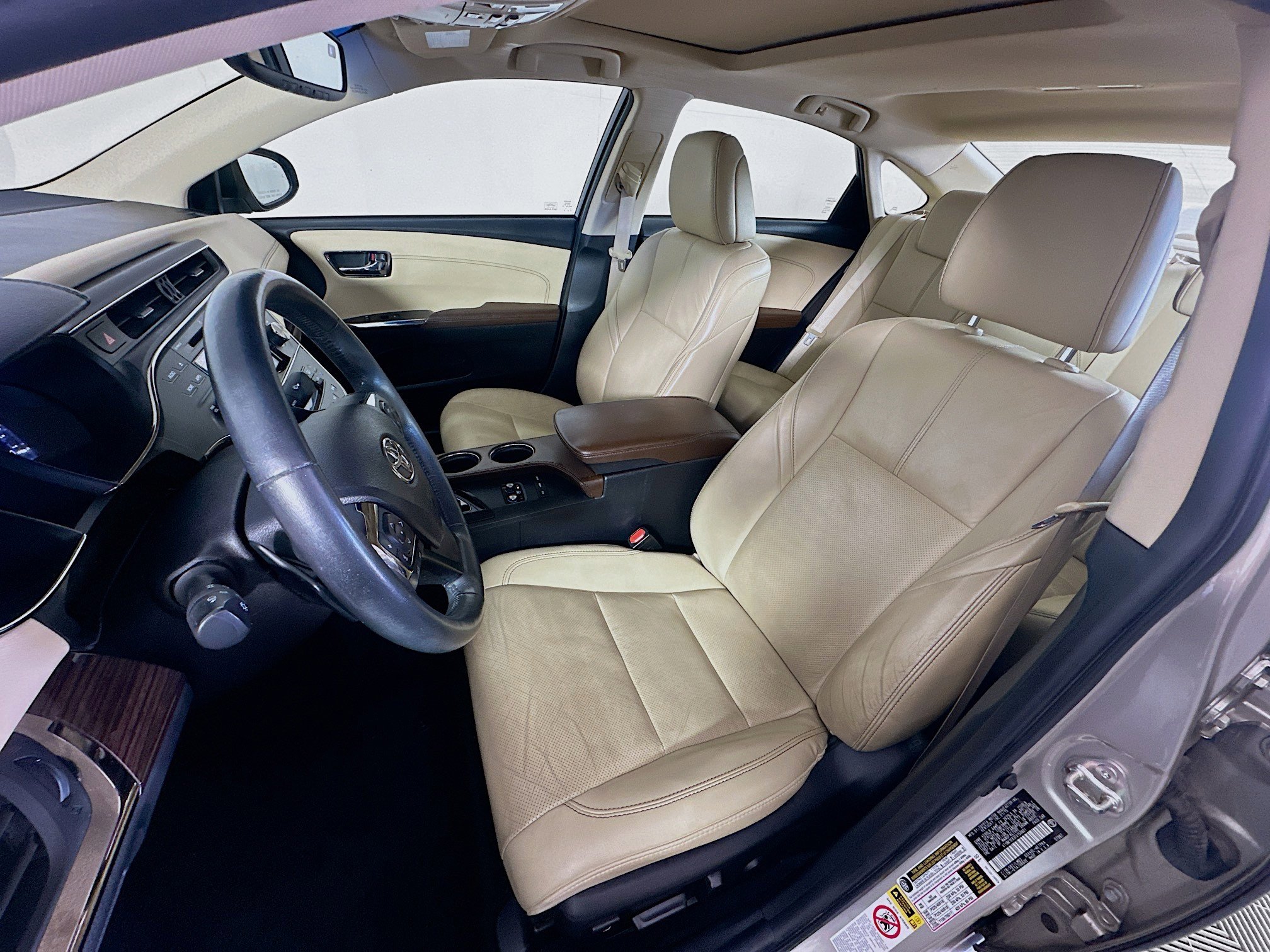 Used 2015 Toyota Avalon Limited w/ Technology Package FWD image 13