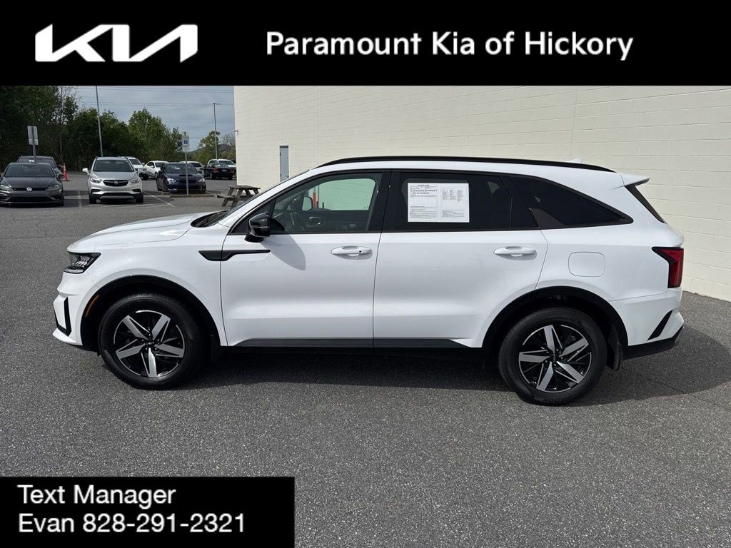 Used 2022 Kia Sorento EX image 4