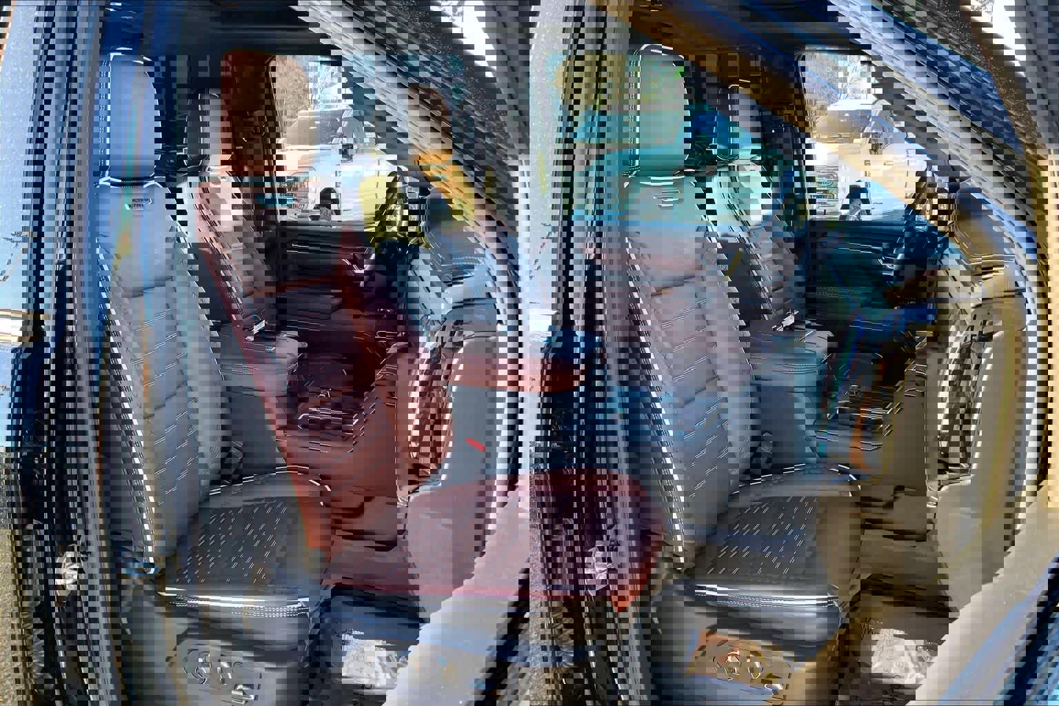 Used 2024 GMC Sierra 2500 Denali Ultimate image 9