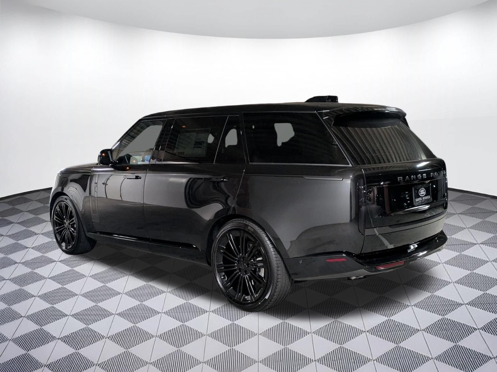 New 2026 Land Rover Range Rover Long Wheelbase SE AWD/4WD image 3