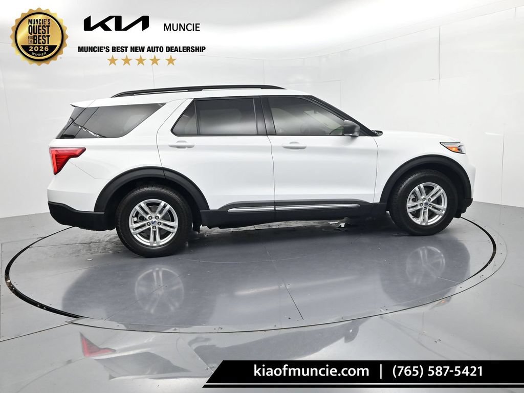 Used 2023 Ford Explorer XLT w/ Equipment Group 202A RWD image 8