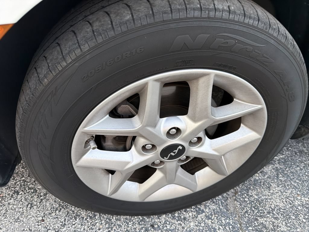 Certified 2023 Kia Soul LX w/ LX Technology Package FWD image 5
