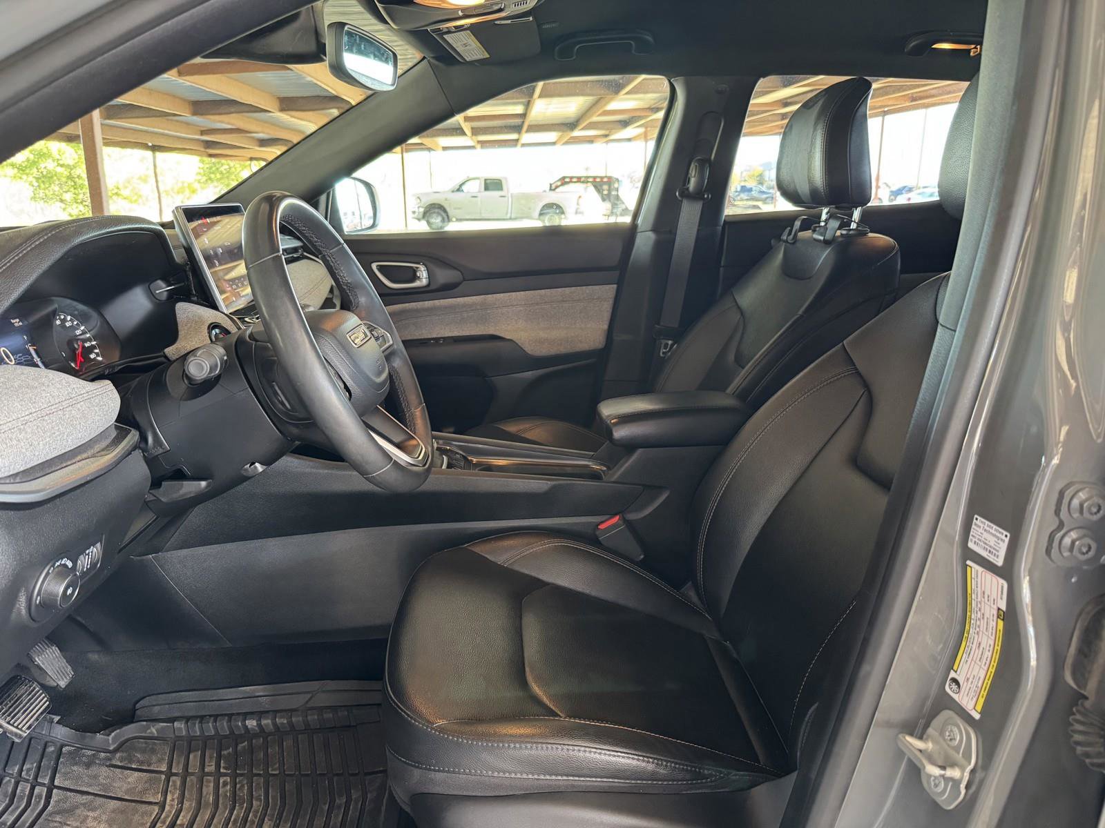 Used 2024 Jeep Compass Latitude image 22