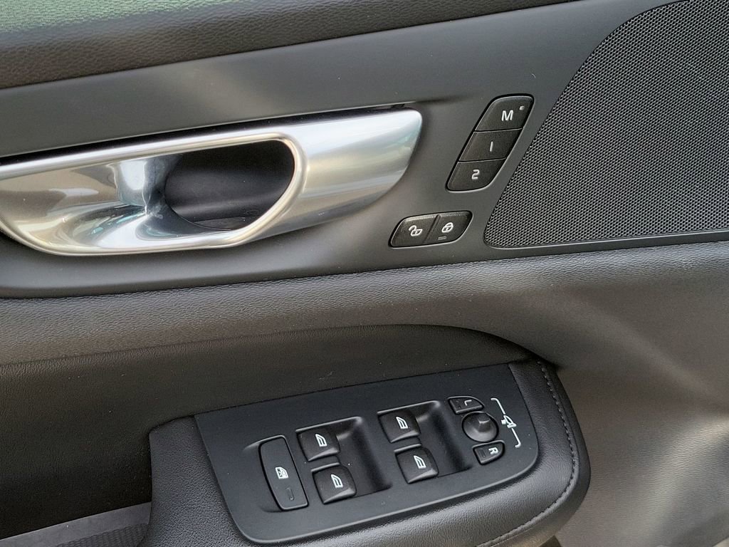 Used 2024 Volvo S60 B5 Core image 23