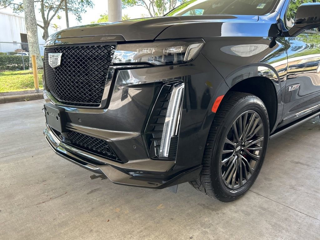 Used 2024 Cadillac Escalade V w/ LPO, Floor Liner Package AWD/4WD image 14