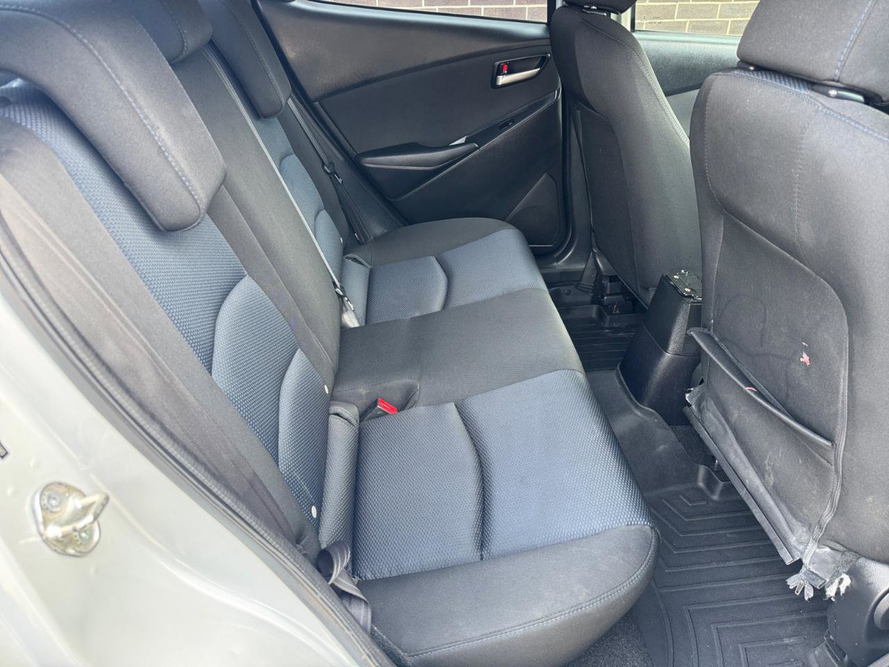 Used 2019 Toyota Yaris LE image 14