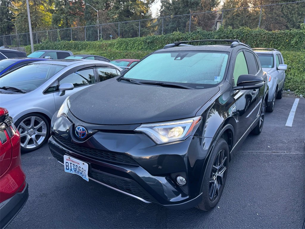 Used 2018 Toyota RAV4 SE