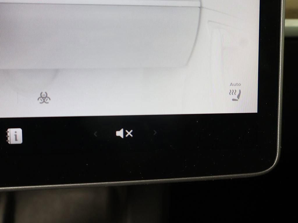 Used 2022 Tesla Model Y Long Range AWD/4WD image 47