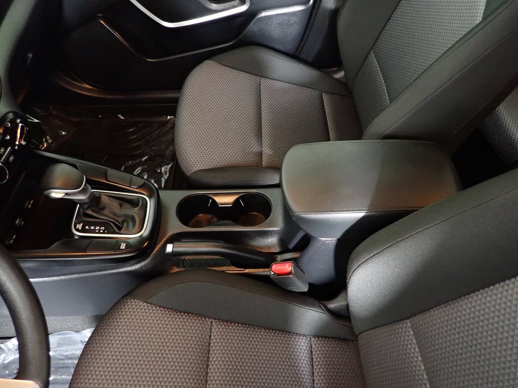 Used 2025 Kia Soul LX FWD image 26
