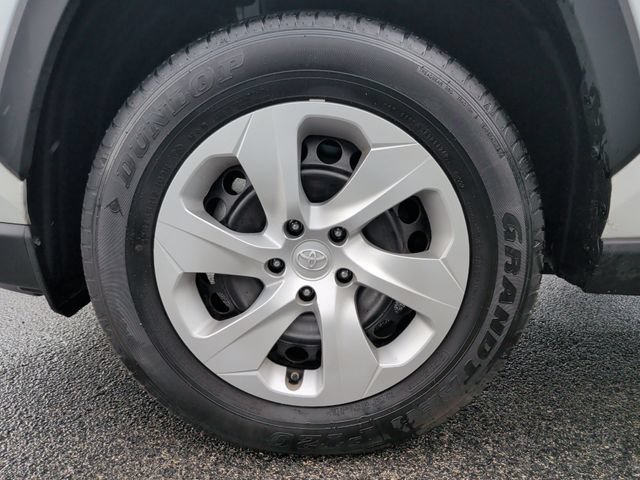 Used 2024 Toyota RAV4 LE FWD image 10