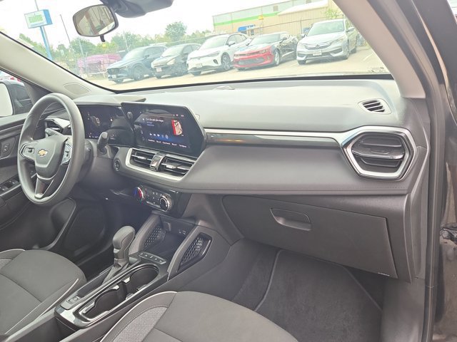 Used 2025 Chevrolet TrailBlazer LT AWD/4WD image 30