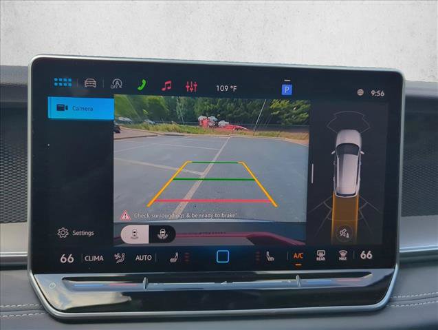New 2026 Volkswagen Tiguan SE FWD image 22