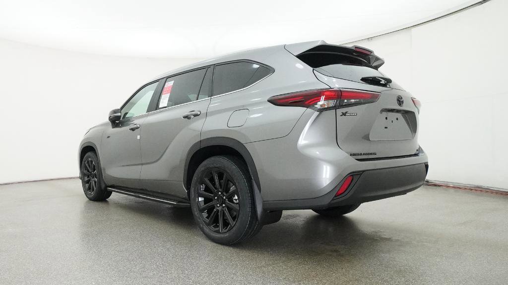 New 2025 Toyota Highlander XLE image 24