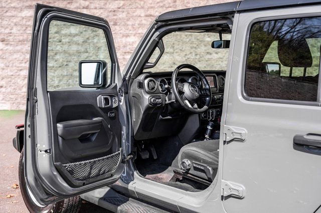Used 2020 Jeep Gladiator Sport w/ Quick Order Package 24S AWD/4WD image 23