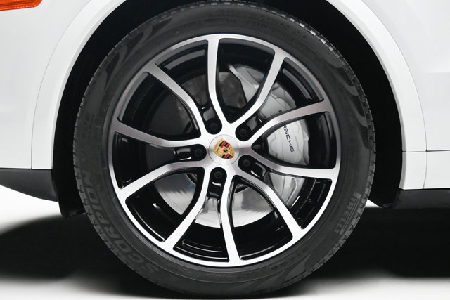 Used 2019 Porsche Cayenne Turbo w/ Premium Plus Package image 5