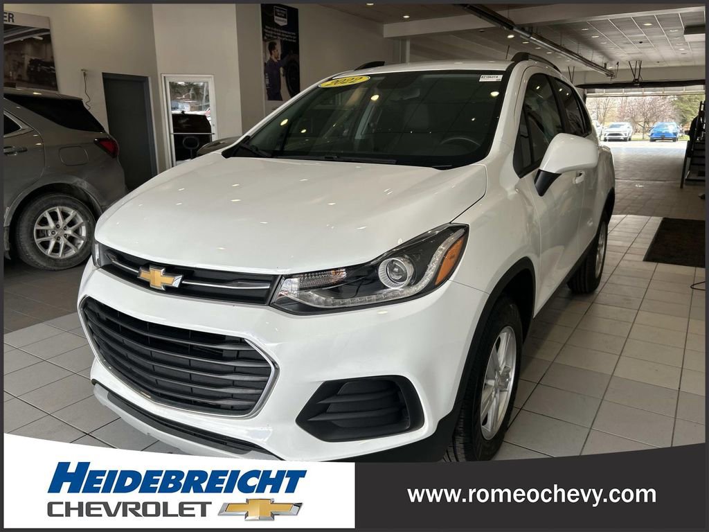 Certified 2022 Chevrolet Trax LT w/ LT Convenience Package AWD/4WD image 6