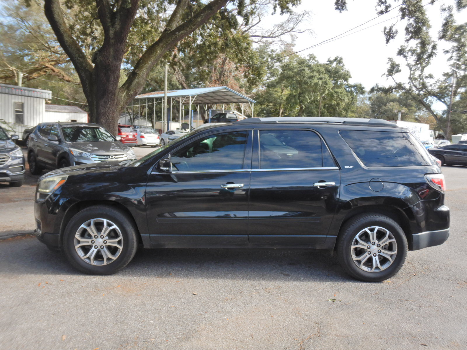 Used 2015 GMC Acadia SLT image 2
