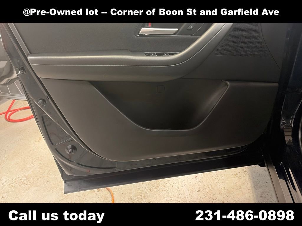 Used 2025 MAZDA CX-90 3.3 Turbo w/ Select Package image 13