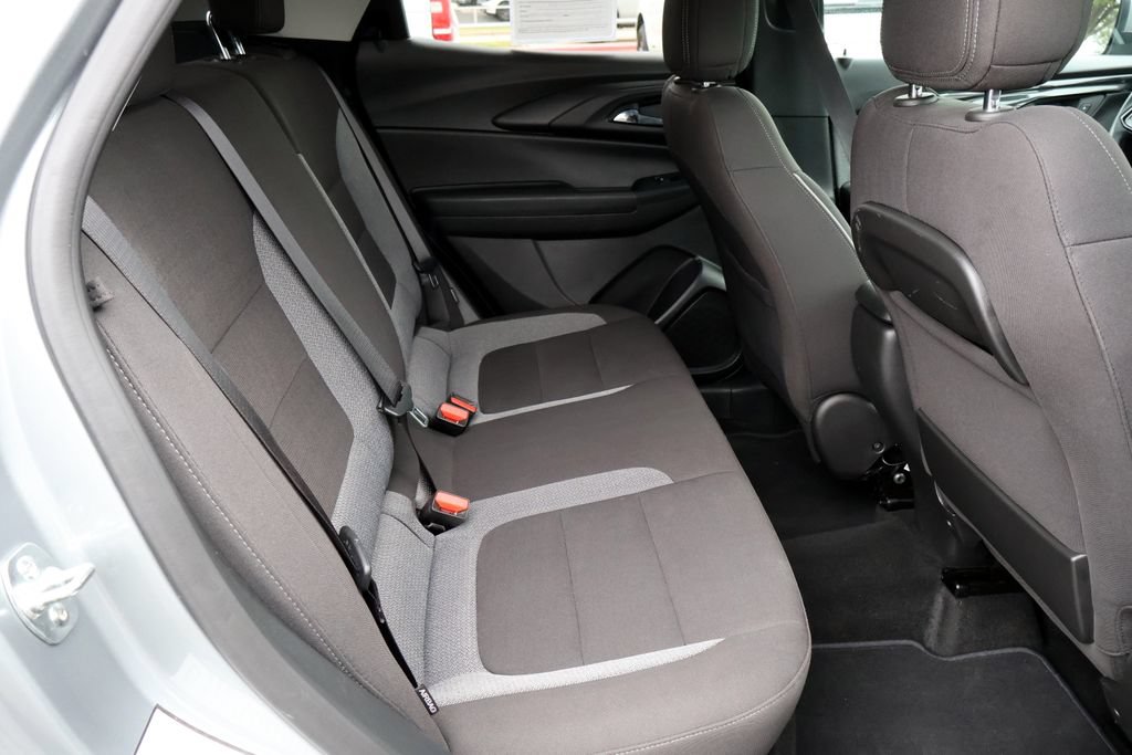 Used 2025 Chevrolet TrailBlazer LT AWD/4WD image 21