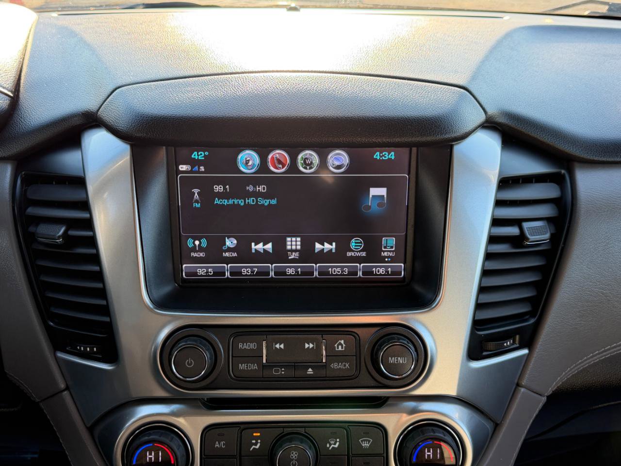 Used 2020 Chevrolet Suburban LT image 64
