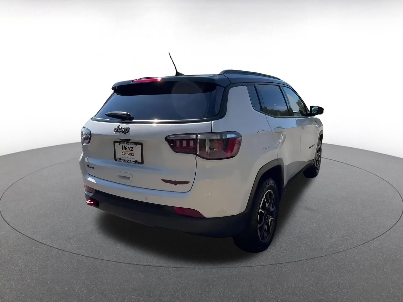 Used 2025 Jeep Compass Trailhawk image 14