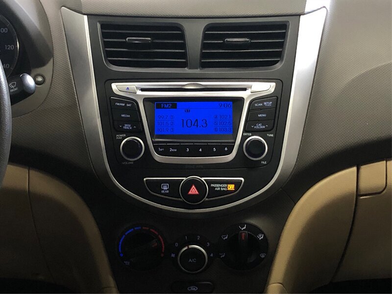 Used 2014 Hyundai Accent GLS FWD image 13