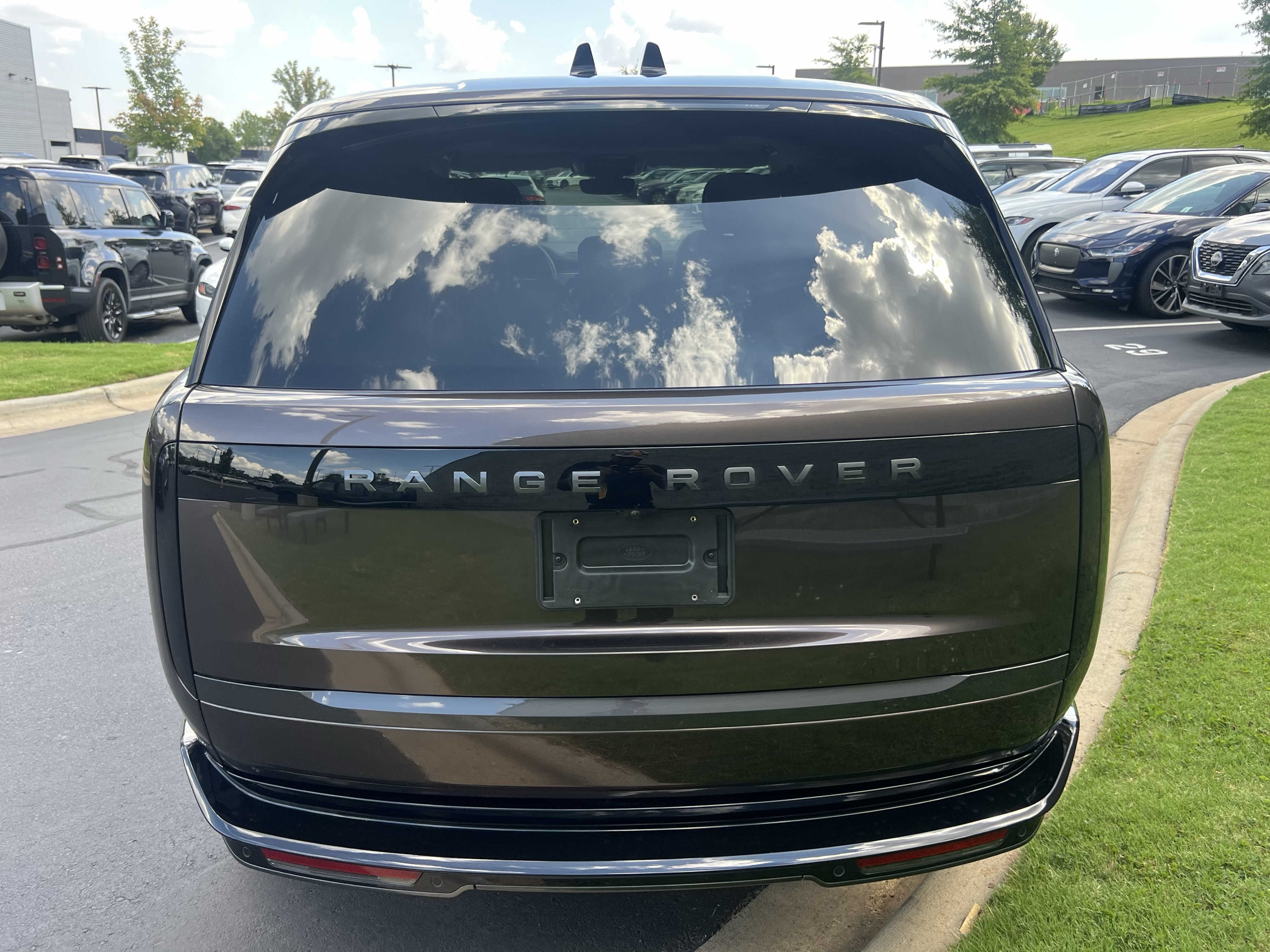 Certified 2026 Land Rover Range Rover SE AWD/4WD image 6