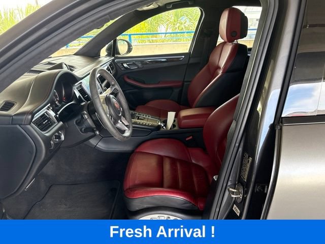 Used 2018 Porsche Macan Turbo AWD/4WD image 2