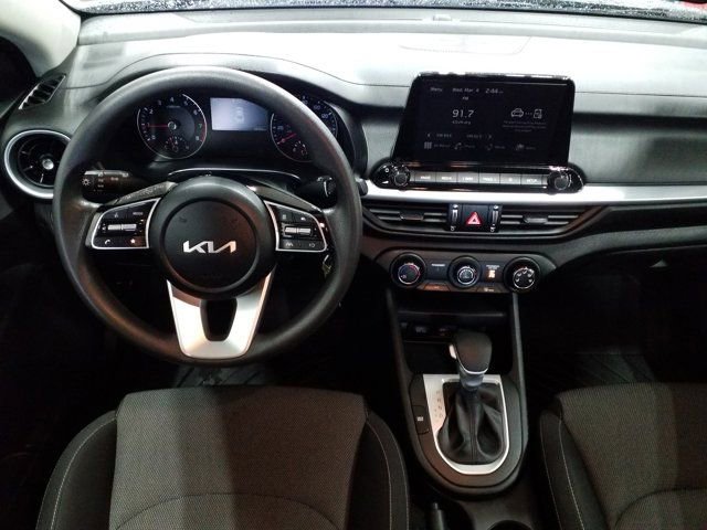 Used 2023 Kia Forte LXS image 3