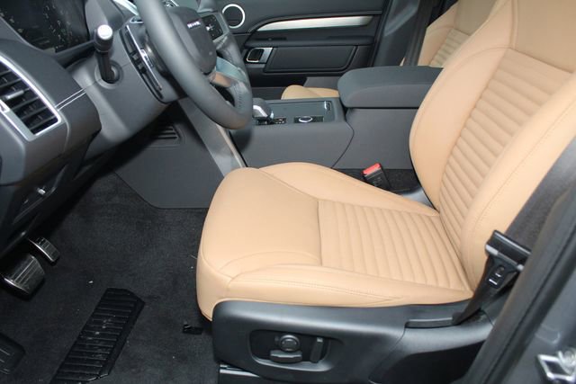 New 2025 Land Rover Discovery Dynamic SE image 20