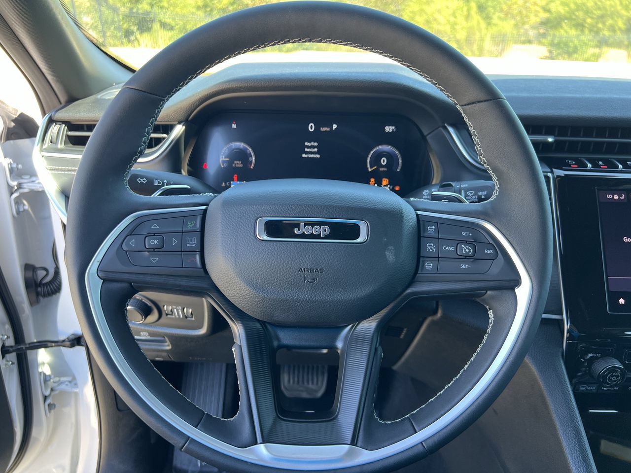 Used 2026 Jeep Grand Cherokee Laredo X AWD/4WD image 11