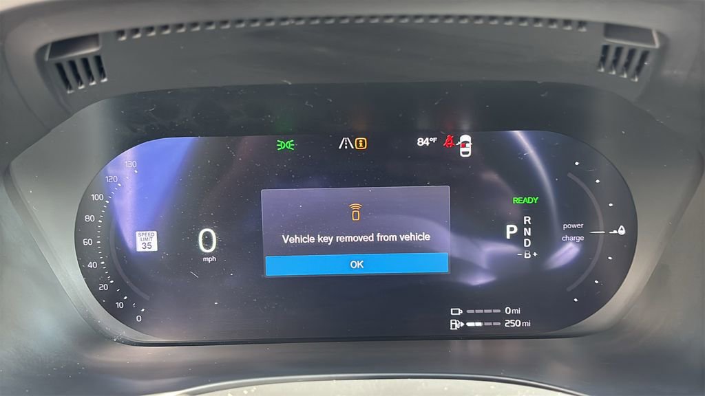 Used 2023 Volvo XC60 T8 Plus w/ Climate Package AWD/4WD image 15