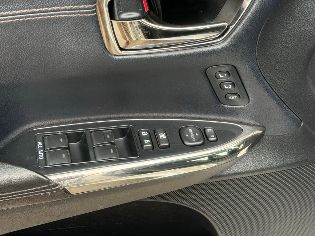 Used 2016 Toyota Avalon Touring image 14
