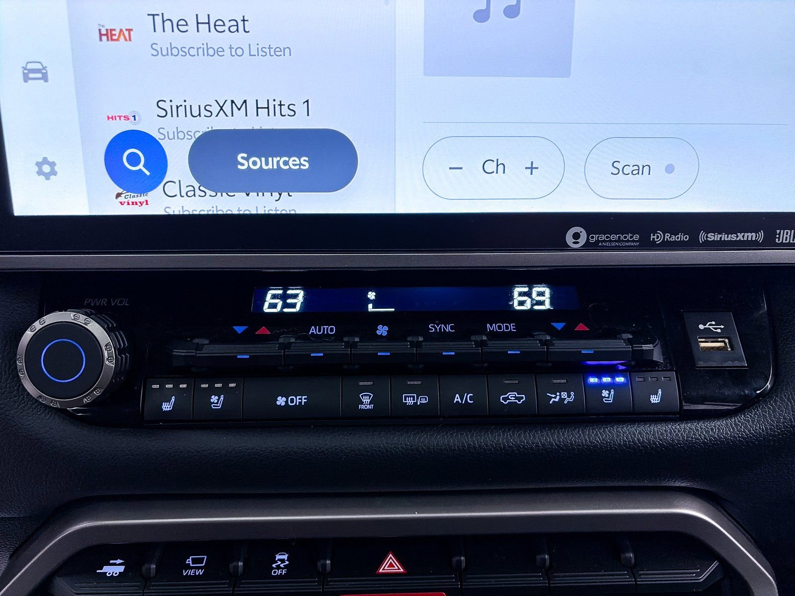 Used 2024 Toyota Tundra Limited image 23