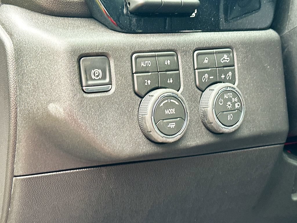 New 2026 Chevrolet Silverado 3500 High Country w/ High Country Premium Package AWD/4WD image 10