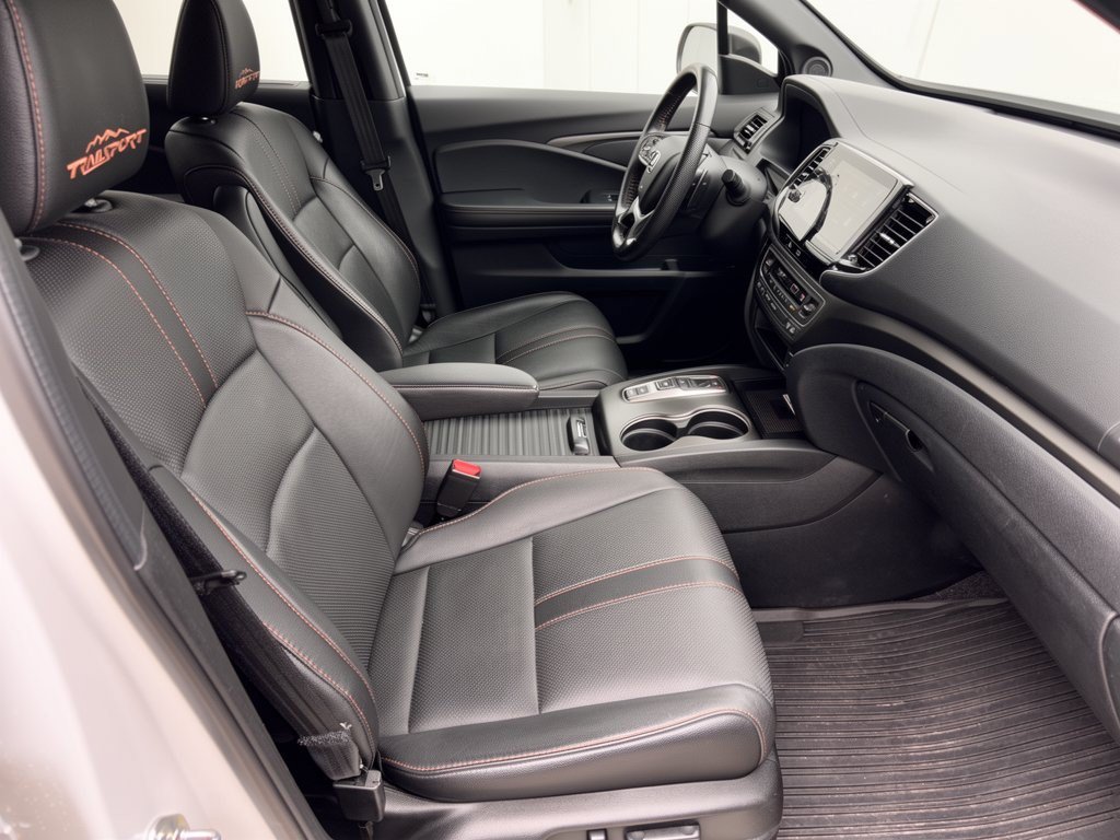 Used 2023 Honda Passport TrailSport image 30