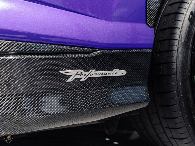 Used 2023 Lamborghini Urus Performante AWD/4WD image 11