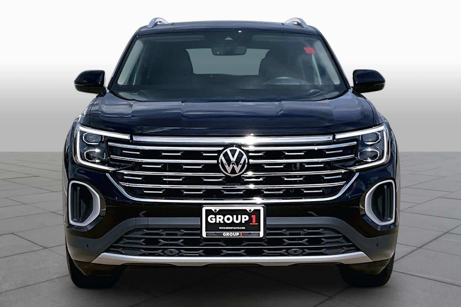 Used 2025 Volkswagen Atlas SEL AWD/4WD image 4