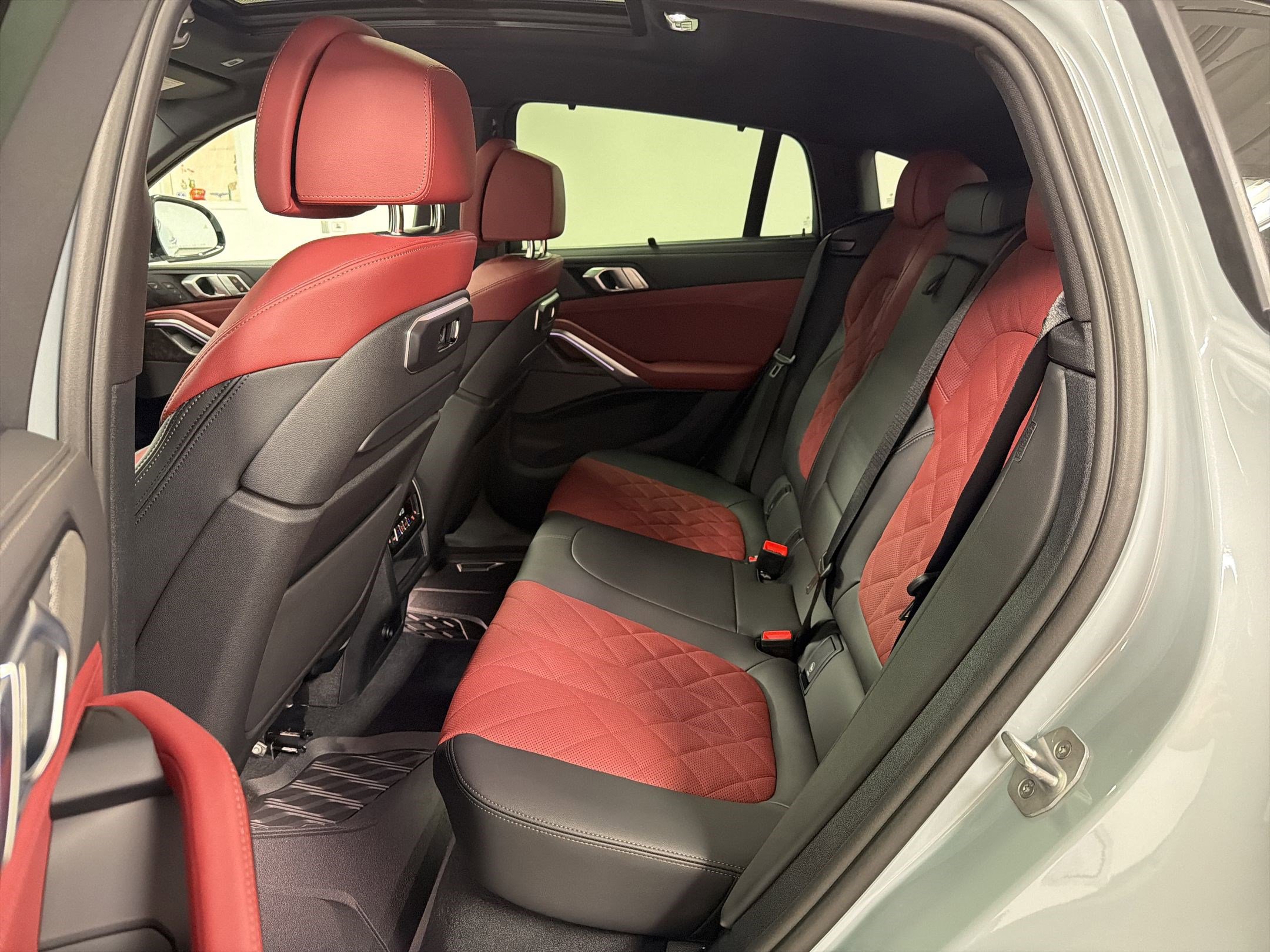 New 2027 BMW X6 xDrive40i AWD/4WD image 14