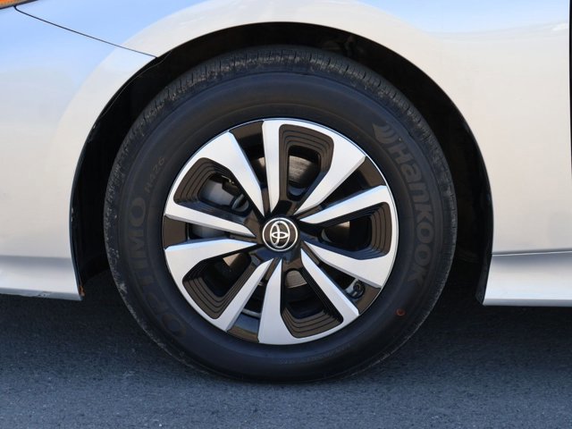 Used 2018 Toyota Prius Prime Premium FWD image 26