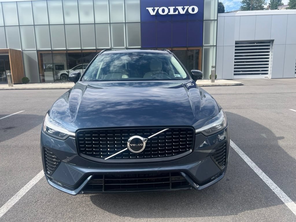 Used 2024 Volvo XC60 B5 Core w/ Climate Package