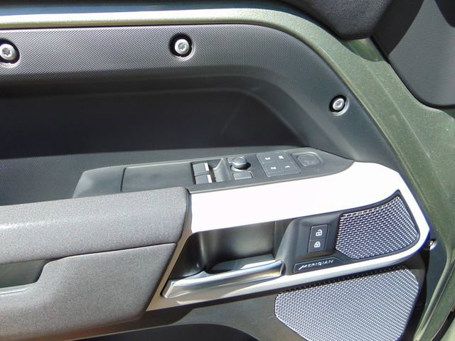 Used 2021 Land Rover Defender 90 First Edition image 20